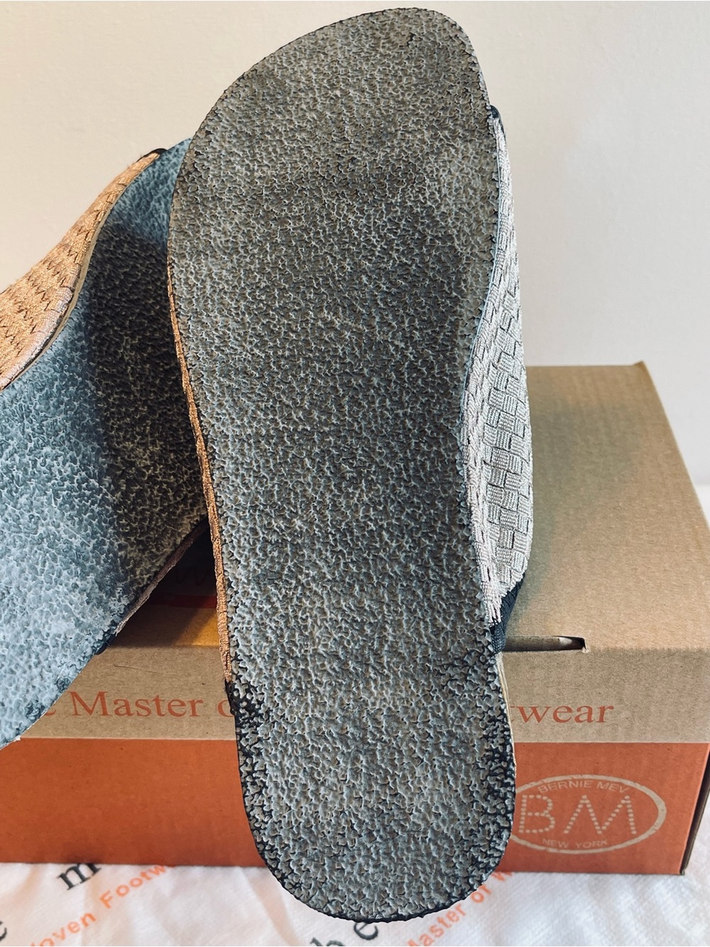 NIB BERNIE MEV SUNSET NUDE METALLIC SLIDE SANDAL WOVEN ADJUSTABLE VELCRO STRAPS - Picture 12 of 14